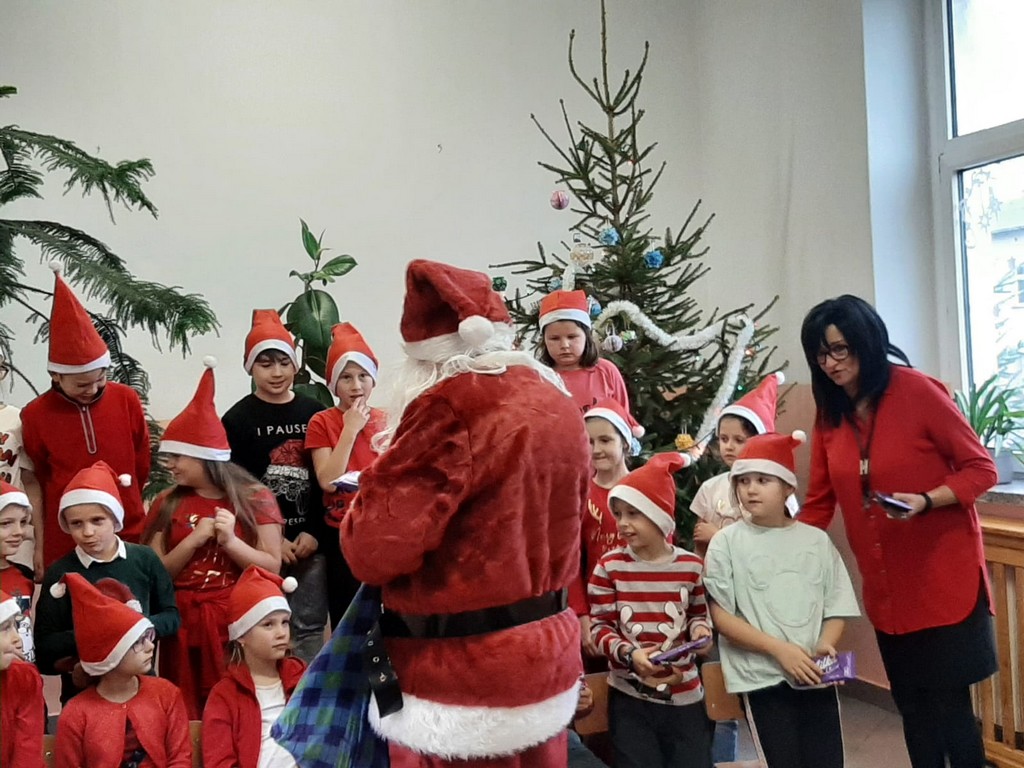 Wizyta św. Mikołaja w placówkach oświatowych publicznych i niepublicznych na terenie Miasta Kalety